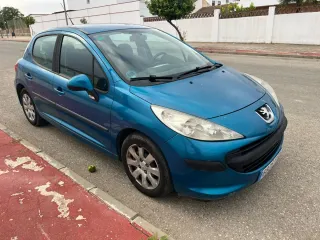 Peugeot 207 1.4 Gasolina 65CV 123.000 Km