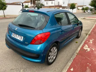 Peugeot 207 1.4 Gasolina 65CV 123.000 Km