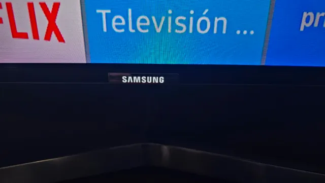 TV Samsung Negra y Plateada