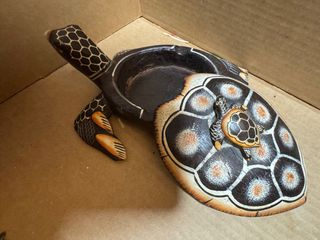 Portagioie Tartaruga in Legno Intagliato