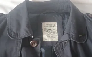 Gabardina Pull&Bear Negra