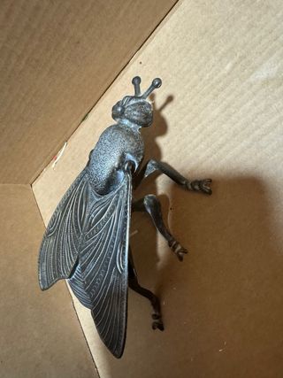 Mosca decorativa in metallo