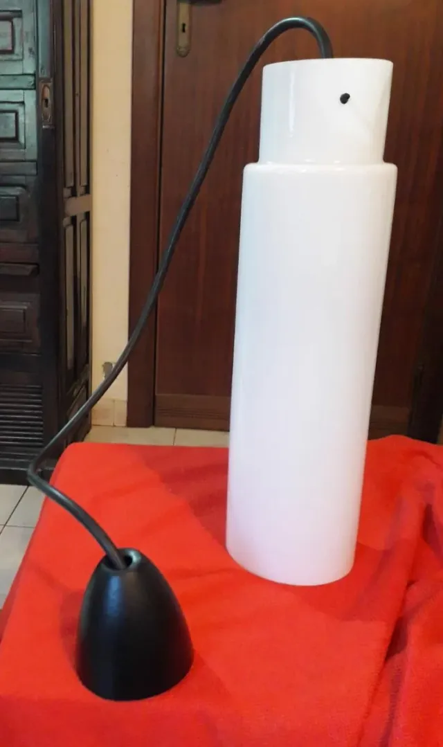 Lampada a sospensione in vetro opalino anni '70