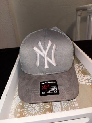 Gorra Nike Gris
