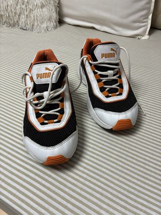 Zapatillas Puma Unisex Negras y Naranjas