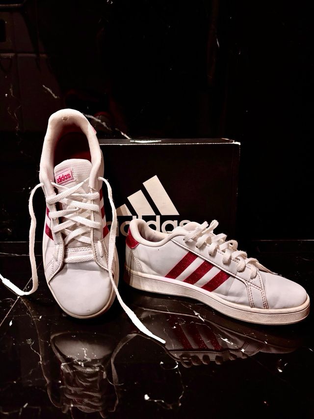 Adidas Sneakers
