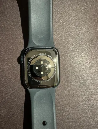 Apple Watch Series 8. 41mm con cargador