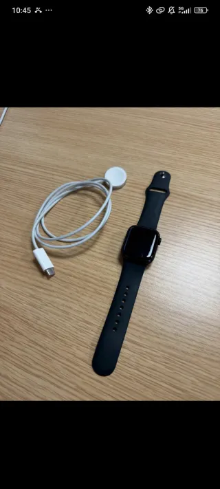 Apple Watch Series 8. 41mm con cargador