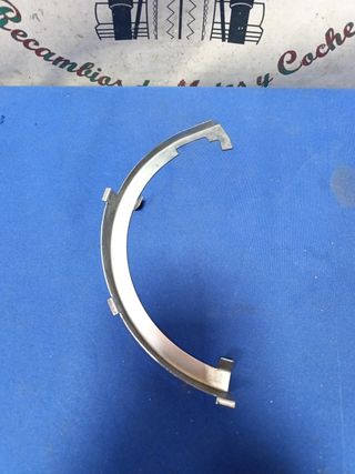 Guarnición Faro Derecha Seat 124