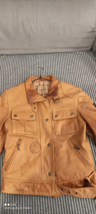 Cazadora de piel marrón