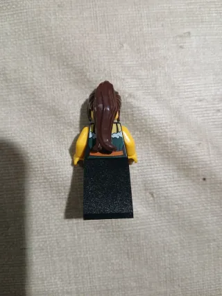 Lego Castle Peasant Female cas 412