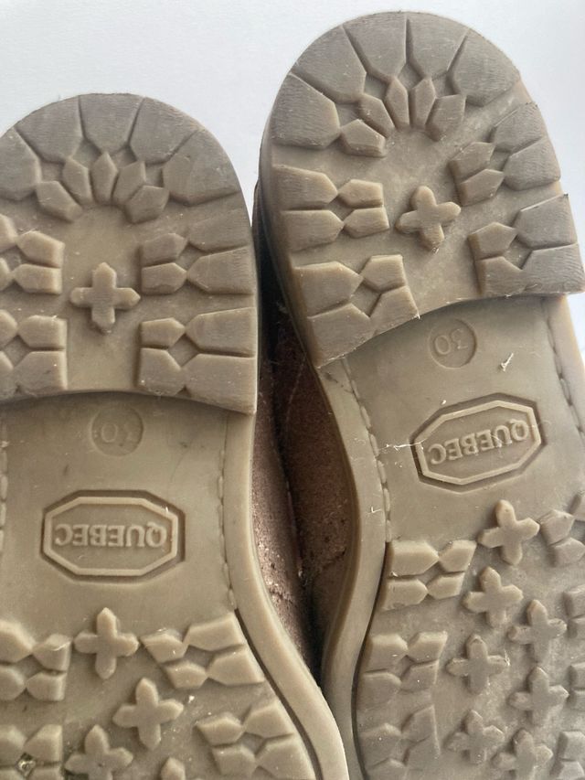 Zapatos de ante con flecos y cordones