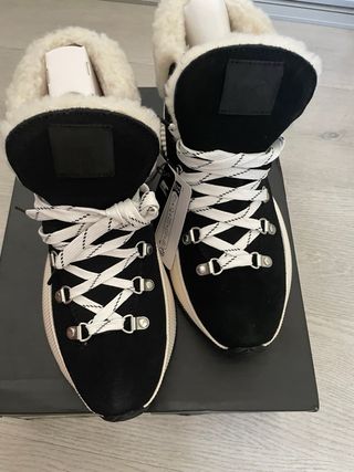 Botines Sorel Piel Negra Forro Beige