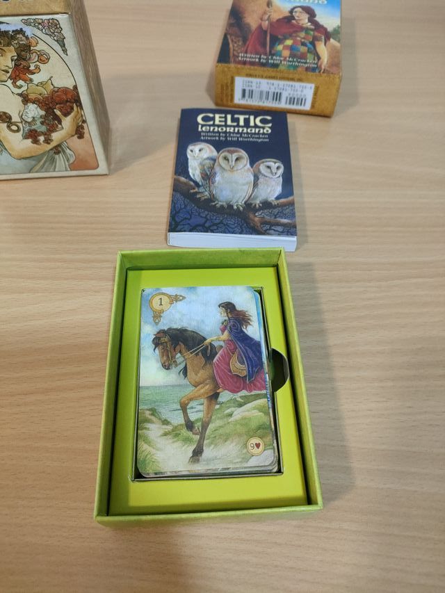 Tarot Mucha y Lenormand Celta