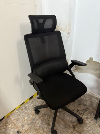 Silla de oficina ergonómica con reposacabezas