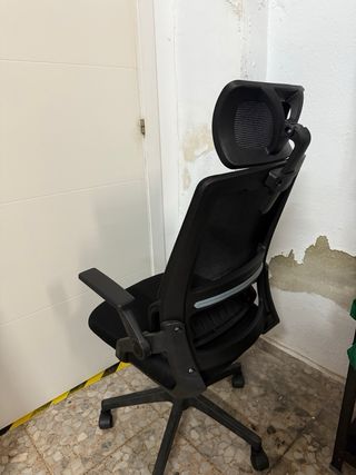 Silla de oficina ergonómica con reposacabezas