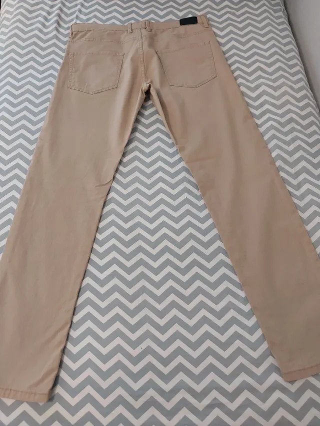 Pantalón de vestir tipo Chino Hombre