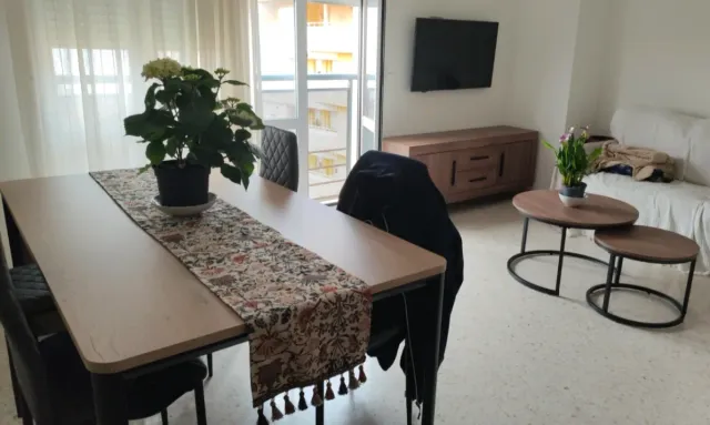 Mesa, mesitas y mueble TV salón