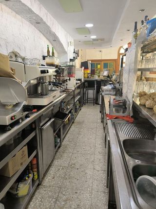 Local comercial en alquiler en Carlos Haya en Málaga