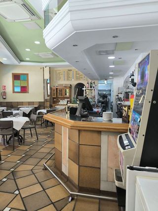 Local comercial en alquiler en Carlos Haya en Málaga