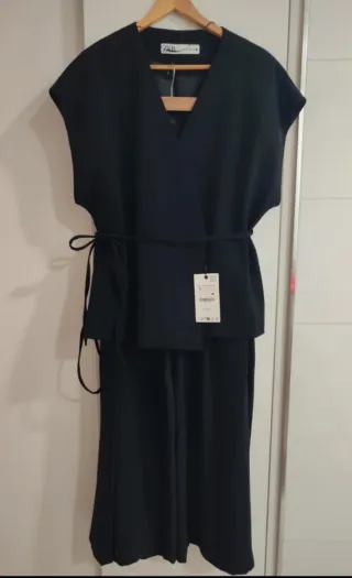 Traje pantalón y chaleco Zara negro