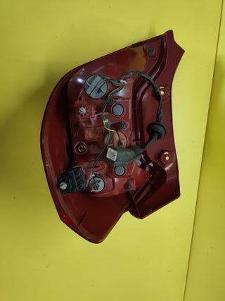 PILOTO TRASERO IZQUIERDO KIA PICANTO