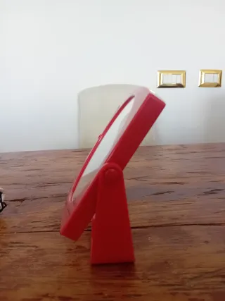 Specchio da tavola rosso con custodia