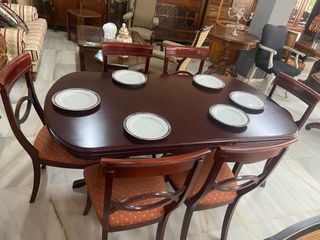 Mesa extensible con 6 sillas