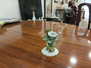 Portacandele in porcellana con fiore