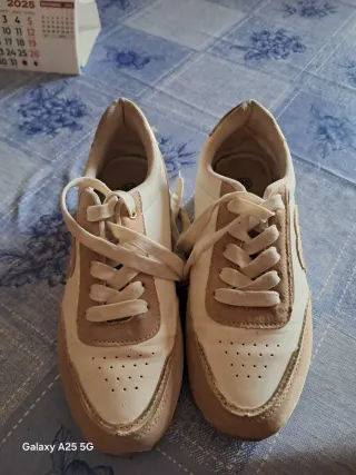 Zapatillas deportivas mujer beige y blanco