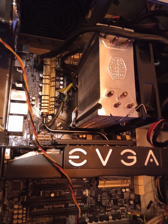 PC AMD 860K ASUS 88 X PRO EVGA