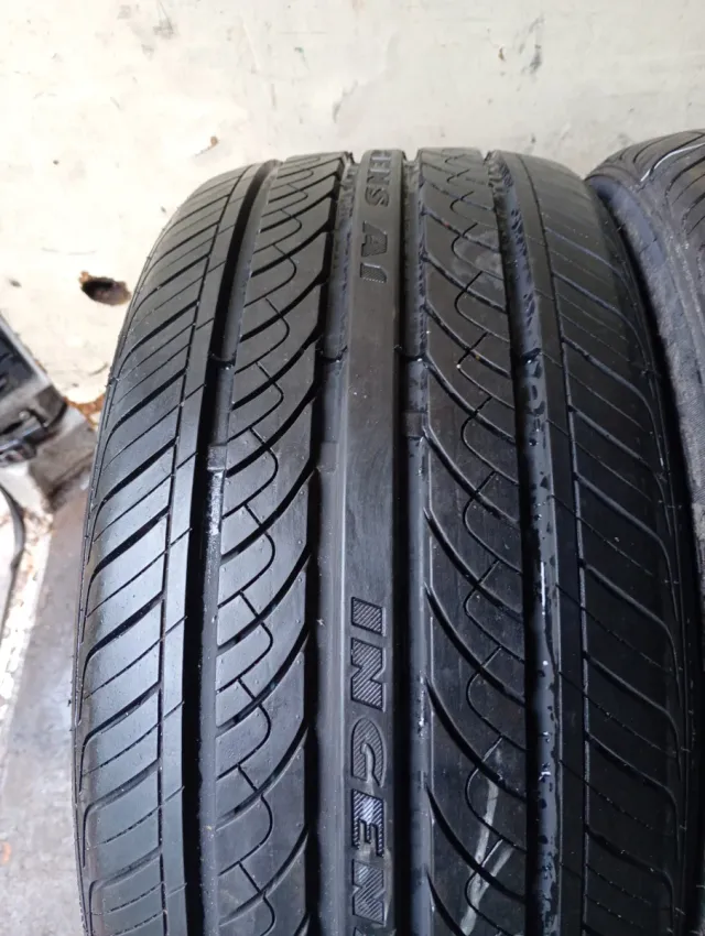Neumáticos 245/35/19 93W Seminuevos