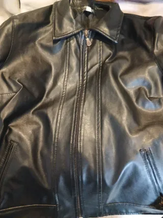 Chaqueta chica negra