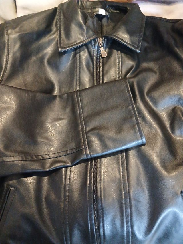 Chaqueta chica negra