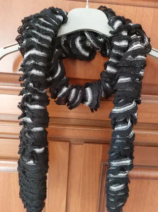 Sciarpa donna nera e bianca