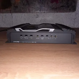 Subwoofer JBL y Alpine 100W Negro