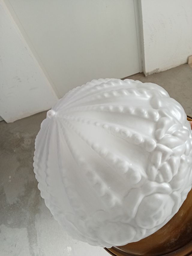 Plafón de metal y cristal dorado