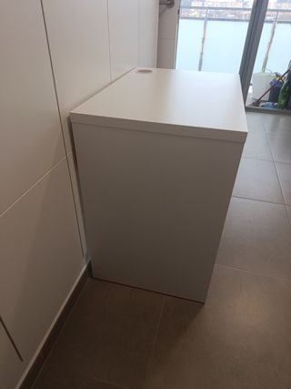 Tocador blanco con cajón