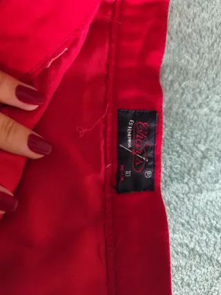 Falda corta roja