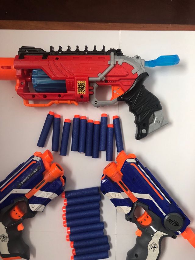 Pistolas Nerf y dardos