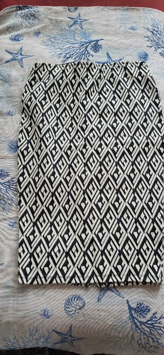 Falda midi geométrica