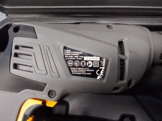 Taladro Percutor Titan 710W con maletín