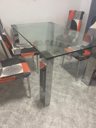 Mesa de comedor cristal y metal