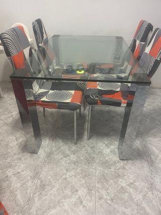 Mesa de comedor cristal y metal