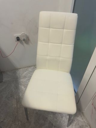 Mesa de comedor cristal y metal con sillas