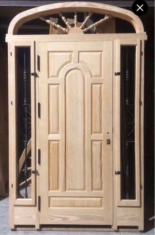 Puerta exterior madera maciza
