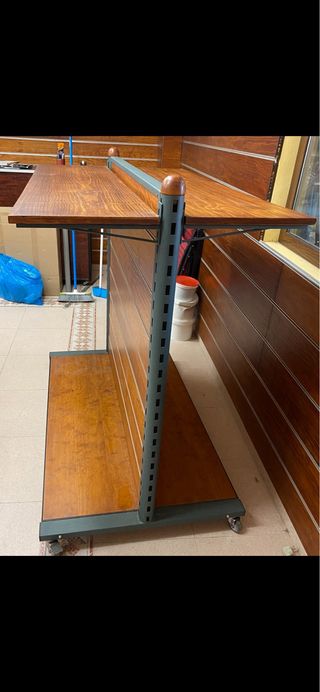 Góndola exposición madera y metal con ruedas