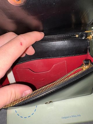 Borsa Off-White Pelle Nera Dettagli Oro