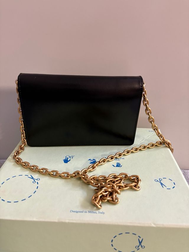 Borsa Off-White Pelle Nera Dettagli Oro