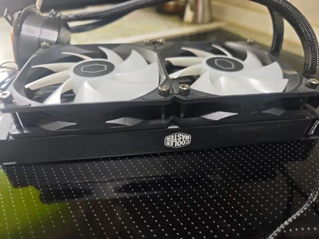 Intel Core i5 12400f + Cooler Master ML240L